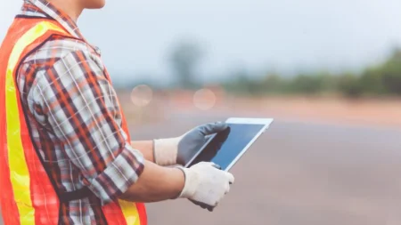 Aéroport intelligent : simplifier la maintenance et la conformité avec le SIG